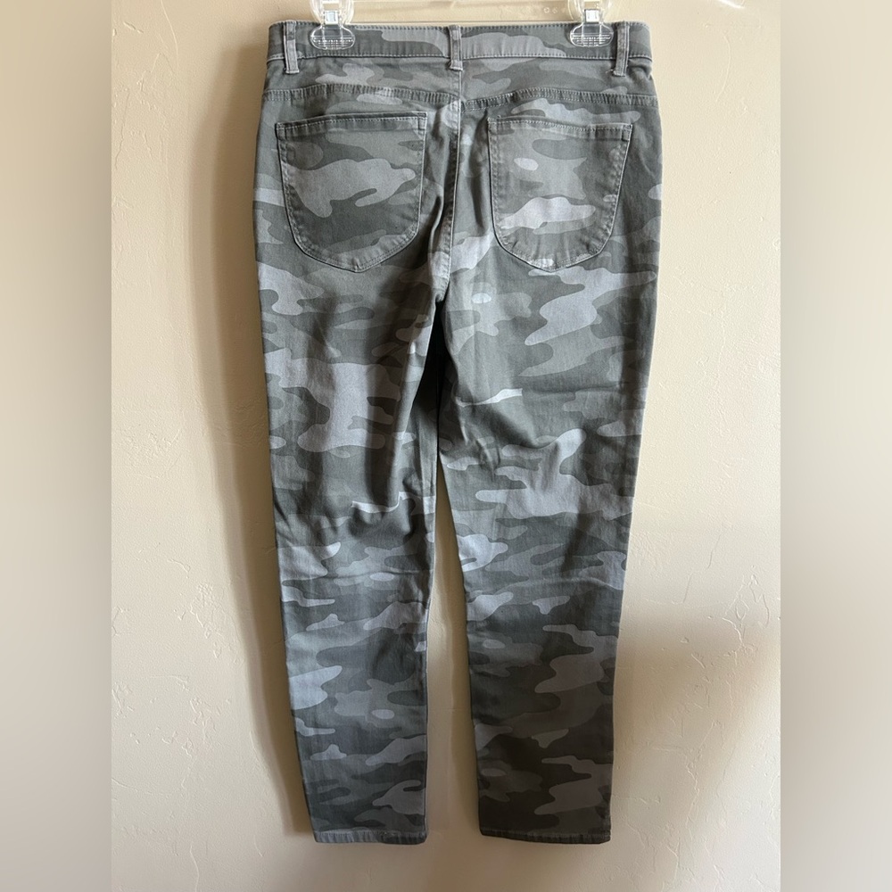 Gibson Latimer Camouflage Jeans - Picture 2 of 10
